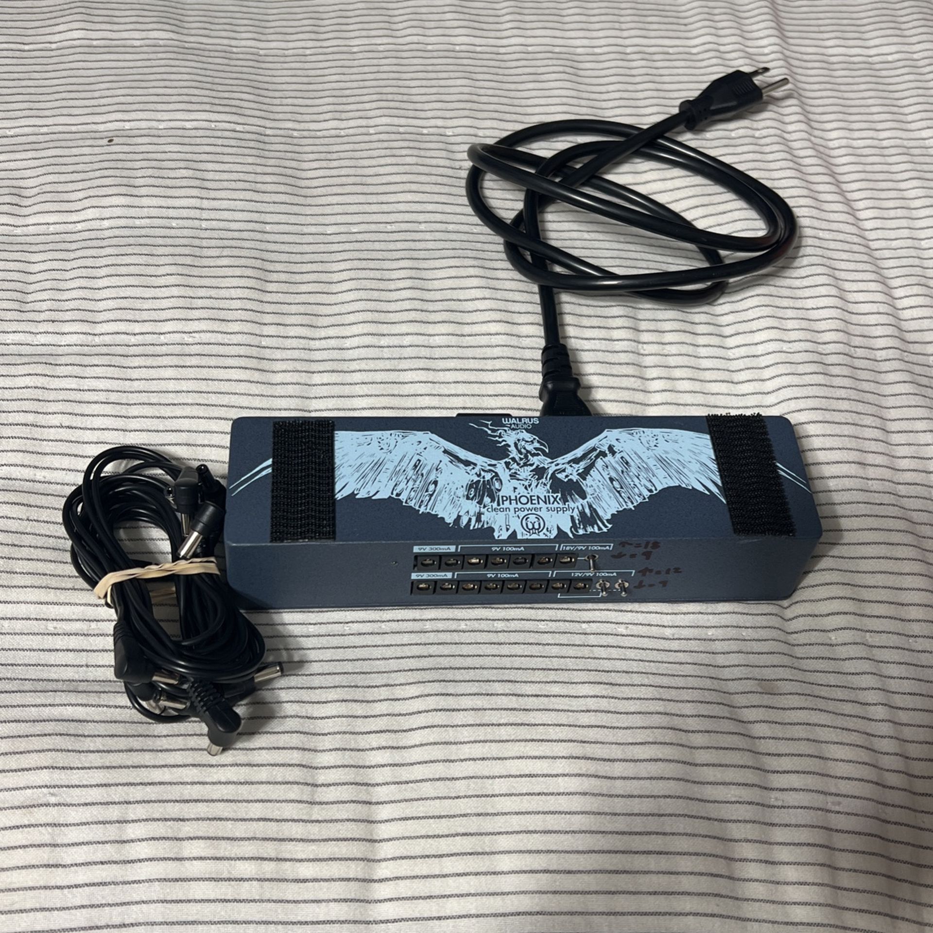 Walrus Audio Phoenix power supply