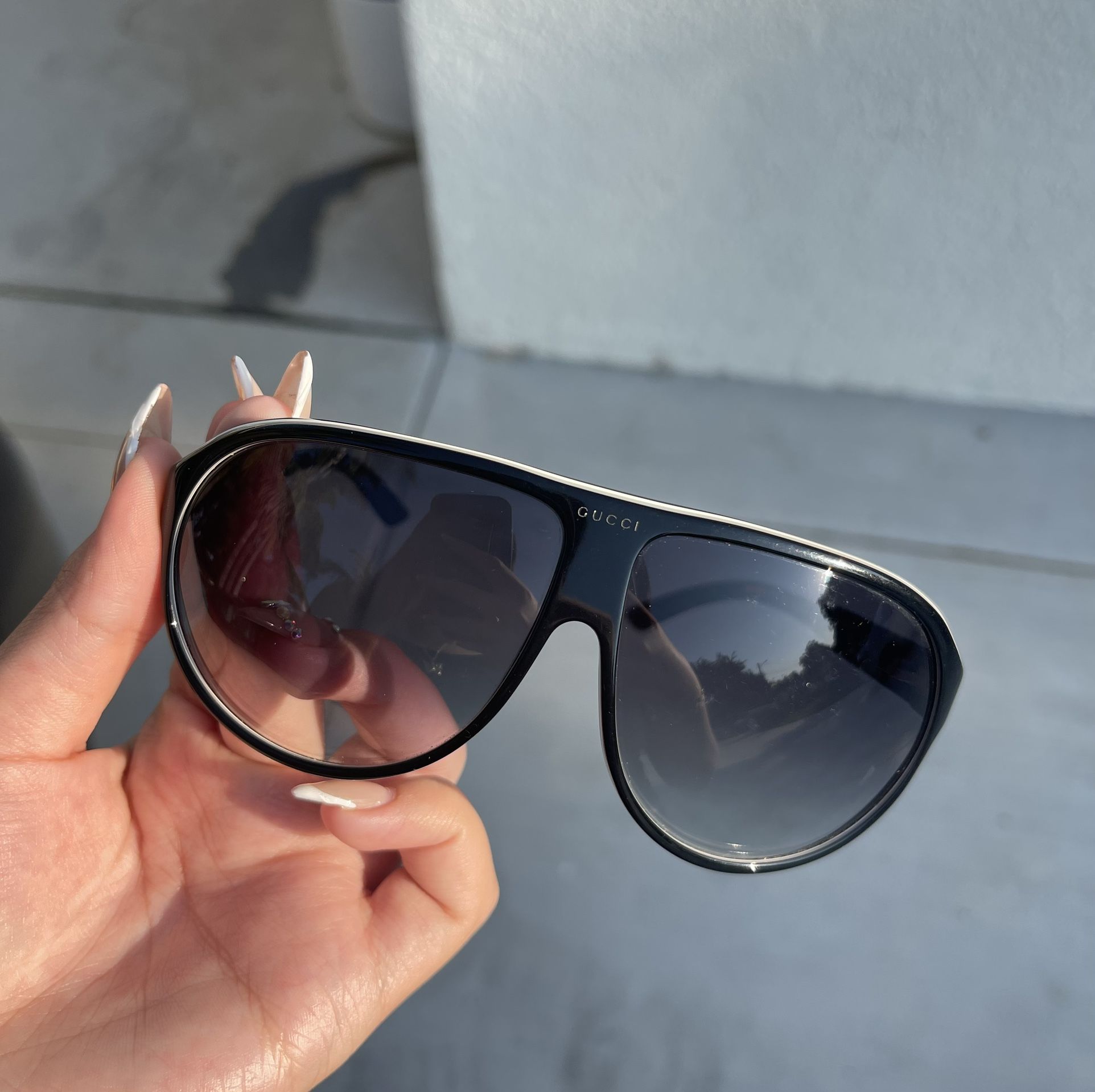 Gucci Aviator Black Sunglasses with White Stripe