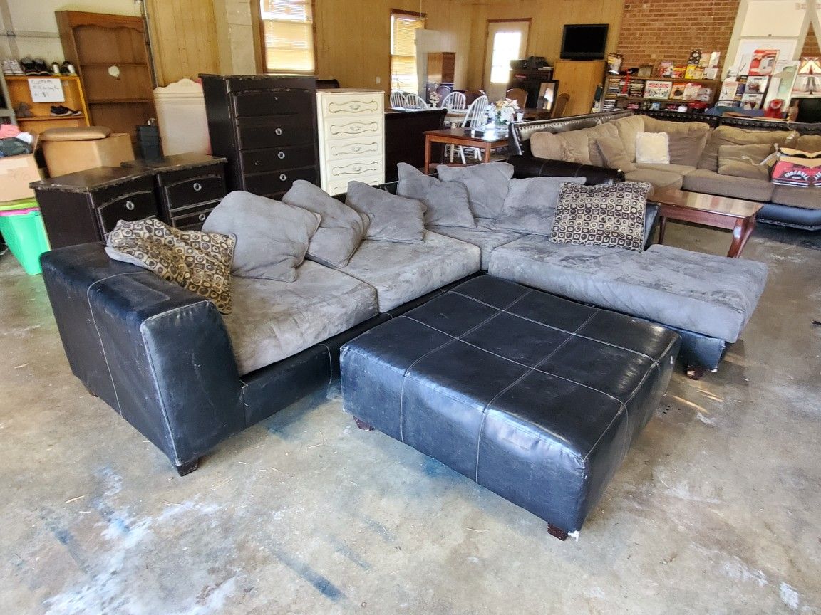 Sectional couch with ottoman