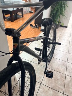 Thrust bomma 29 brand new only few scratches (willing to take trades)