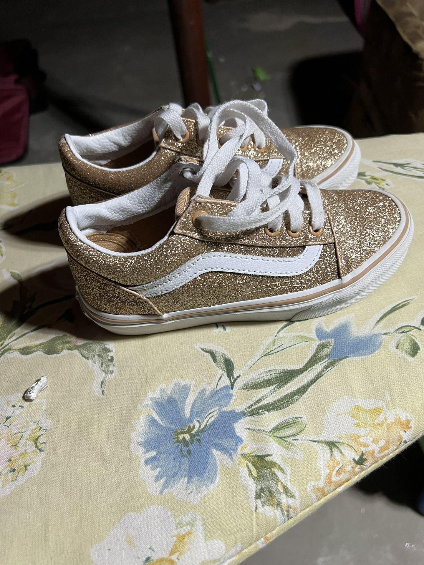 Girls Shoes like new used twice