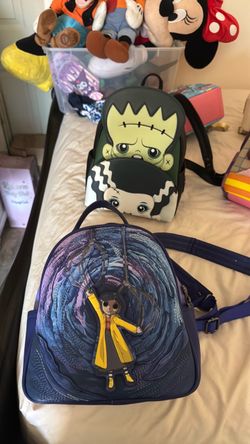 Tengo estas bolsas. De Disney loungefly