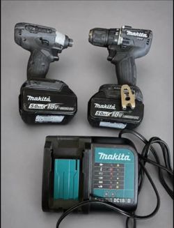 Set of Makita drills with 18 v batteries