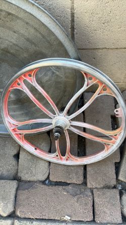 Front bicycle rim