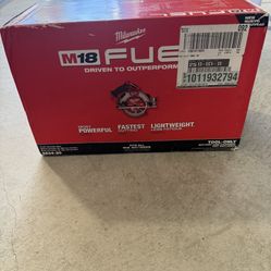 Miluwakee M18 Cordless Circular Saw  7-14