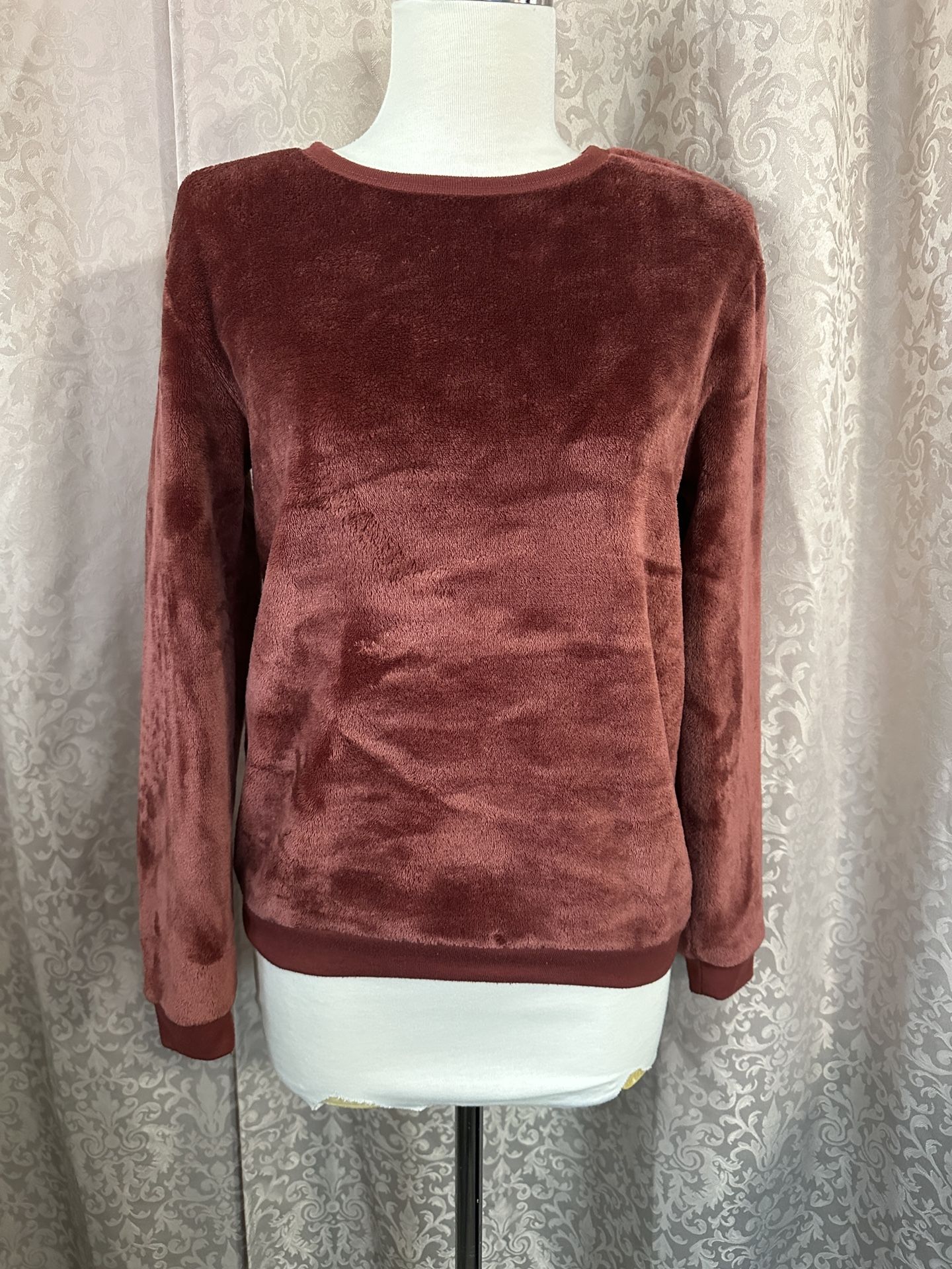 Women’s Fleece Burgundy Sweater
