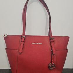  Michael Kors Jet Set Leather Top-Zip Tote Bag