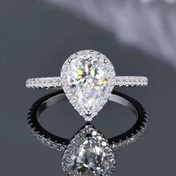 Pear-Cut Moissanite Halo Engagement Ring Set – 925 Sterling Silver for Women 💍