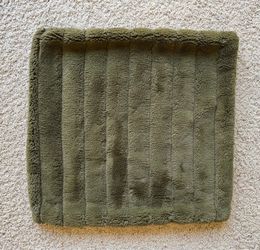 FOUR GREEN PILLOW COVERS (21”)
