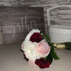 I Make Bouquets Of Artificial Flowers !  