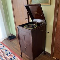 Antique Victor Victorola Talking Machine VV-80 Phonograph 