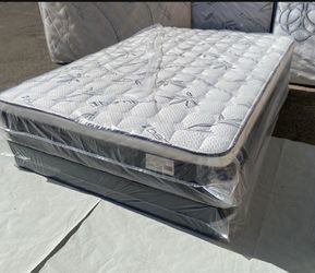 Full size set mattress and box spring new