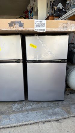 Mini refrigerator