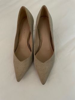 Kelly & Katie Gold Pointed-Toe Heels size 8