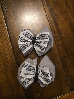 Spurs Bows