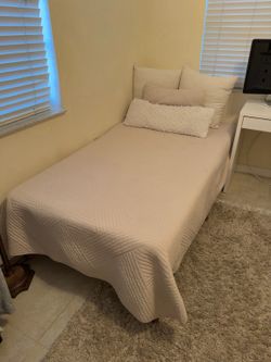 Twin 10” Memory Foam Mattress + Solid Wood Platform Bed