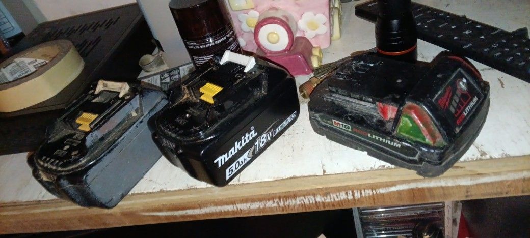 Tool Batteries Makita & Milwaukee