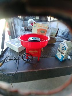 Cotton candy maker new only $30