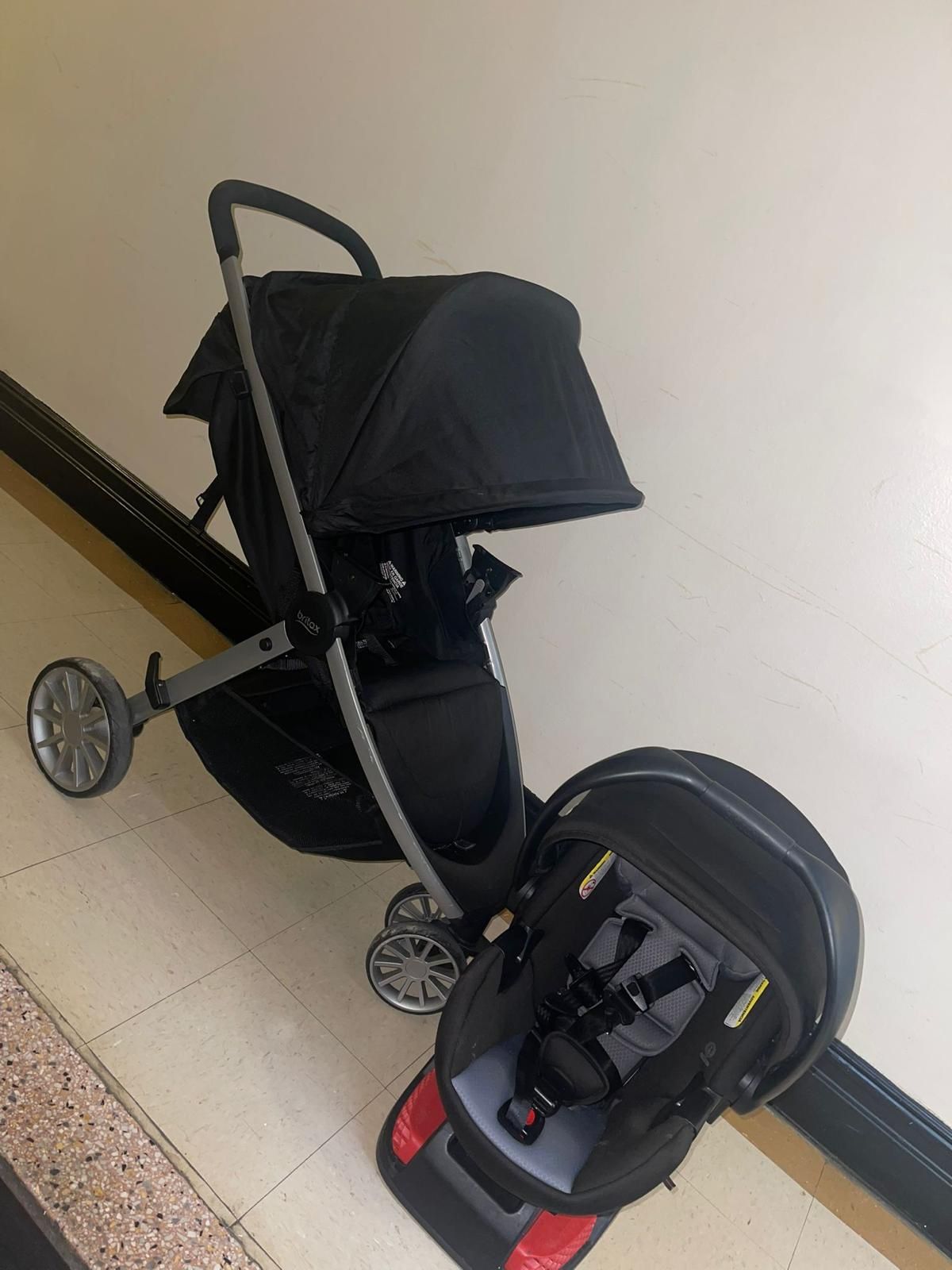 complete stroller from britax. Cruise smooth and safe with the B-Lively & B-Safe Ultra Travel System, featuring all-wheel suspension and a lightweight