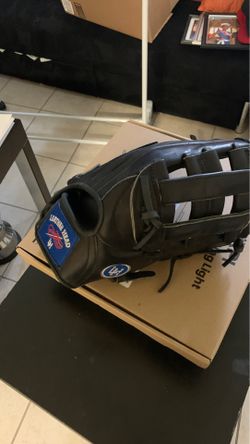 Baseball glove