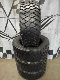 LT 295/60r20 Maxxis Razr MT Mud Terrain Load "E" Tires