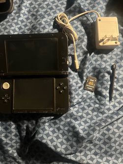 Modded red 3ds xl w/ charger stylus sd card