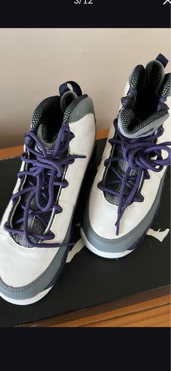There very good shoes for little girls the size is 13 made By Jordan