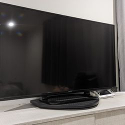 Sharp Aquos 48-inch TV