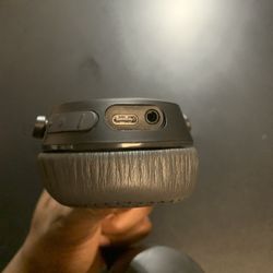 Skull Candy Wireless+Wired Headphones