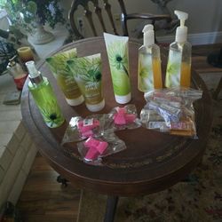 Bed Bath N Beyond WHITE CITRUS COLLECTION