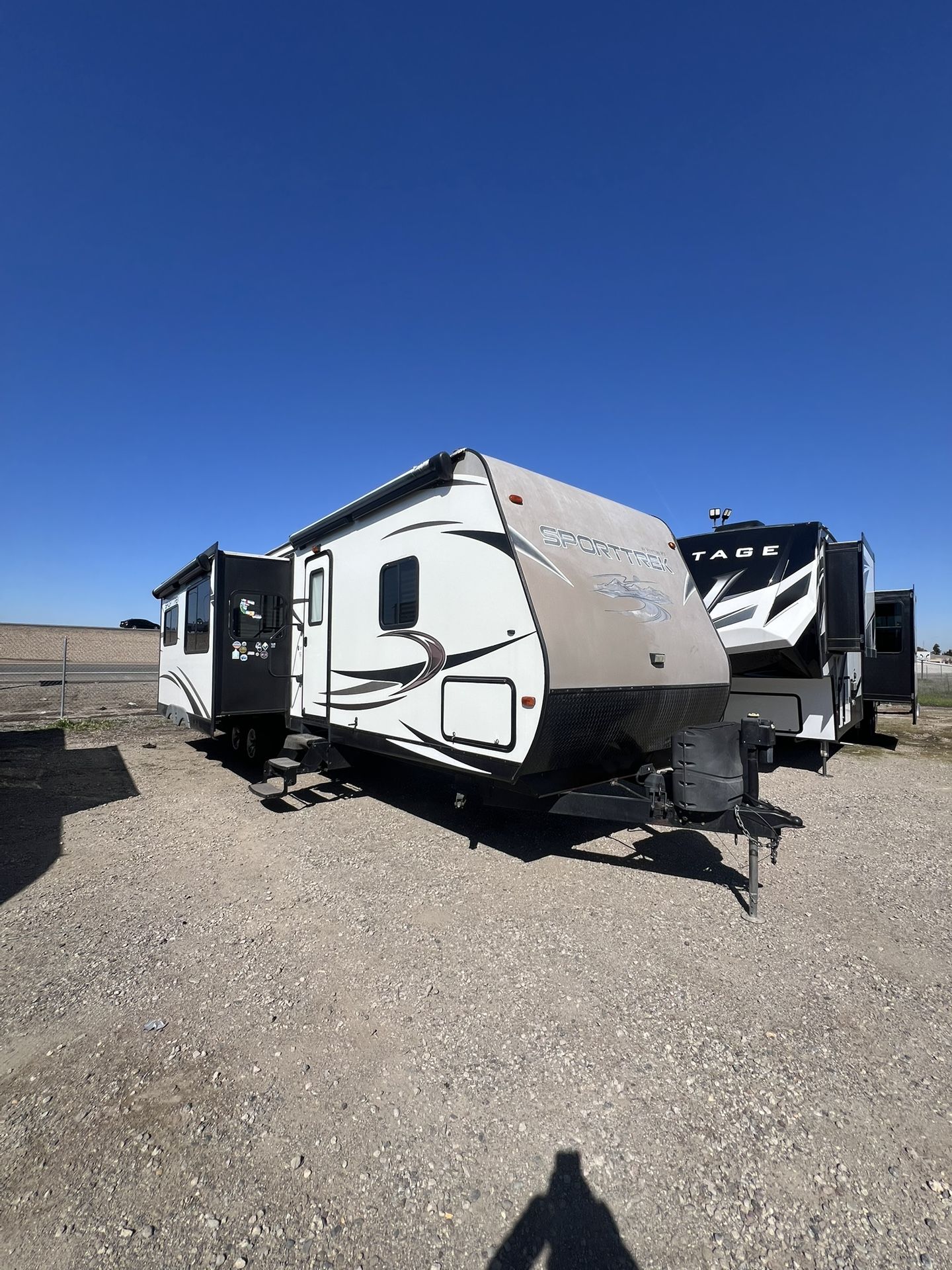 2016 SPORTTREK 327VIK