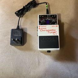 Boss chromatic tuner with adapter, great shape