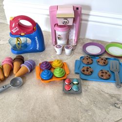 Kids Play Kitchen Items