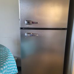 Frigidaire refrigerator