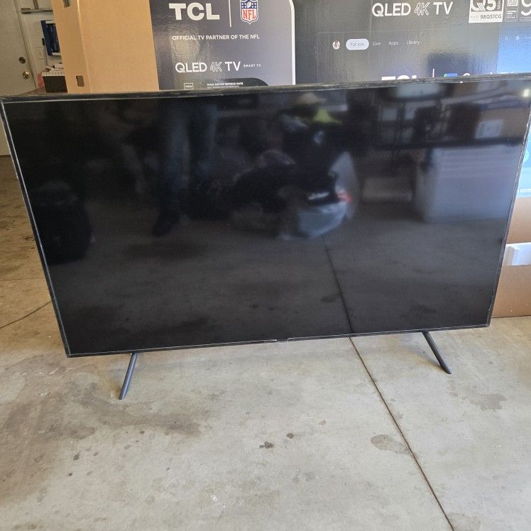Samsung Smart TV 75 inches Perfect Condition