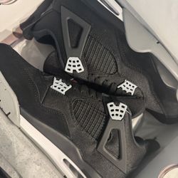 Men’s Jordan 4