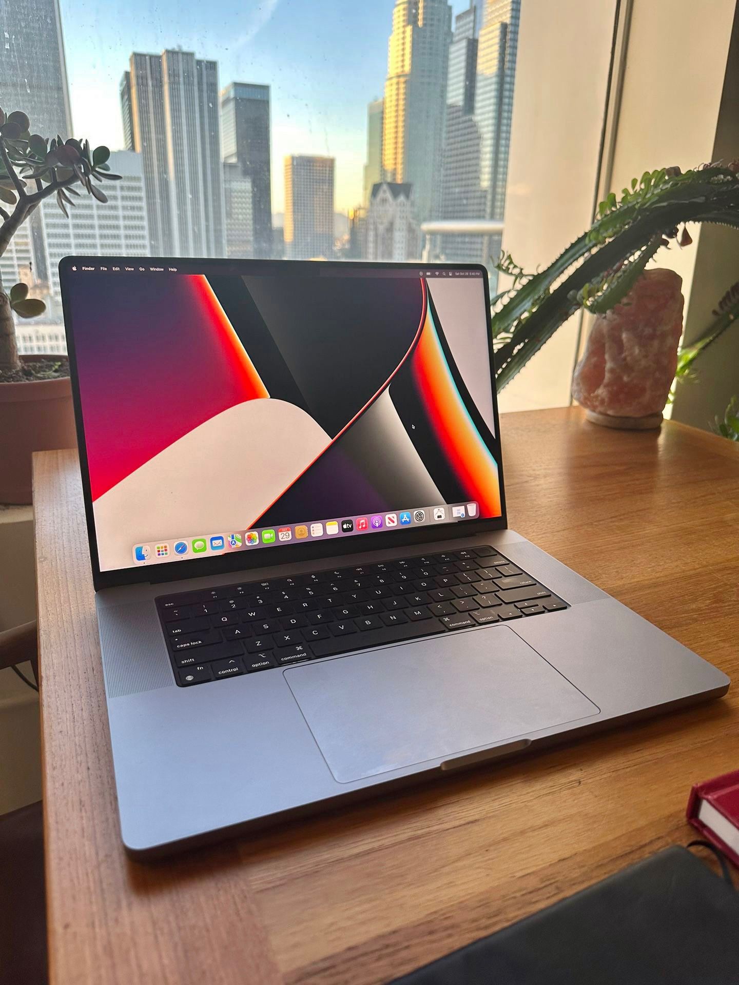 MacBook Pro M1 16” 1TB SSD 32GB RAM /Touch ID /XDR Liquid Retina Display