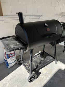 Char-Griller Smokin