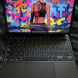 iPad Pro M4 11” Magic Keyboard Only 
