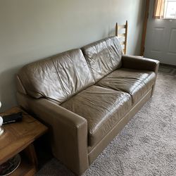 Brown Leather Pull-out loveseat