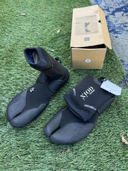 New Manera Size 12 Men’s 3mm Surf Boots