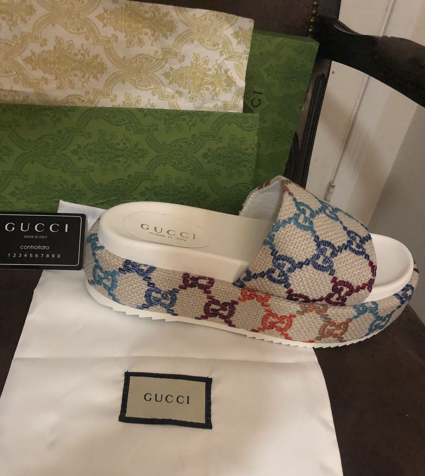 Gucci Women’s Slides Size 10 Fast Shipping 