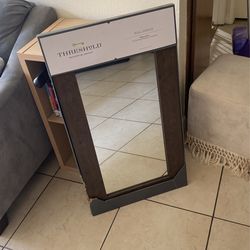 Threshold wall Mirror