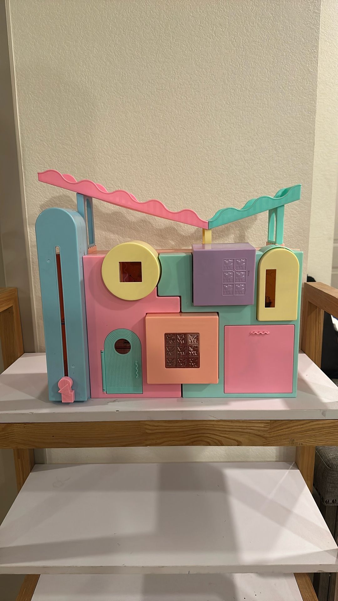 LOL Surprise Squish Sand Magic House