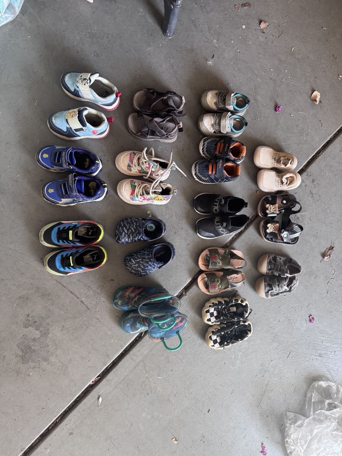 Cute Kids Shoes (15 Pairs)