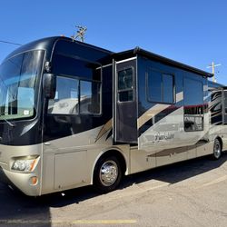 2010 Berkshire 39ft diesel pusher 4 slide outs only 30K miles 340HP