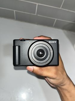 Sony ZV - 1F Vlog Camera