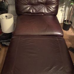 Chaise Lounge / Ottoman