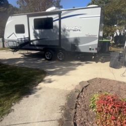 Beautifully Remodeled Travel Trailer 