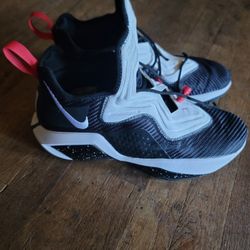 Nike LeBron James Soldier XIV Black B-Ball Sneakers Size 12